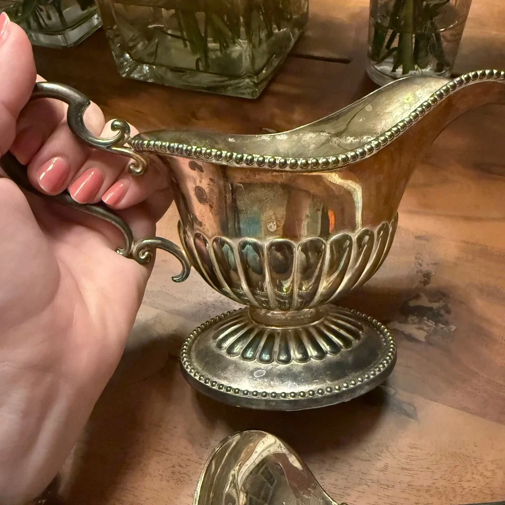 International Silver Co Gravy Boat‎ and Ladle Set Beaded Rim Silverplate Vintage
